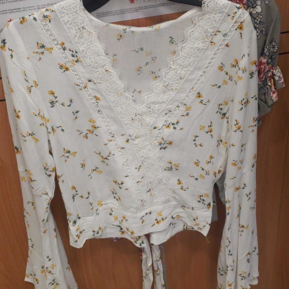 Crop tops - Picture 2 of 2
